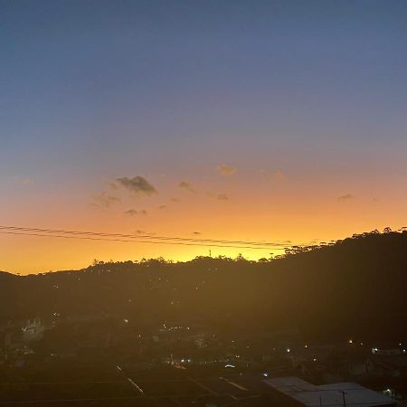 Kitnet Aconchegante Em Bairro Nobre Bem Localizado Lägenhet Campos do Jordão Exteriör bild