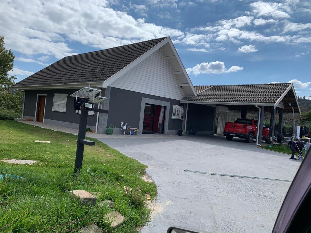 Kitnet Aconchegante Em Bairro Nobre Bem Localizado Lägenhet Campos do Jordão Exteriör bild